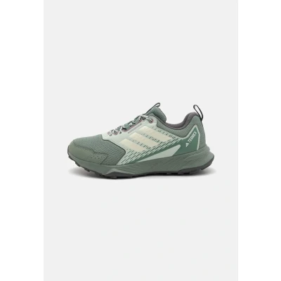 Imagen de Adidas Terrex Tracefinder Zapatillas de trail running, Mujer, Talla: 40, Silver green/off white/preloved fig Zapatos