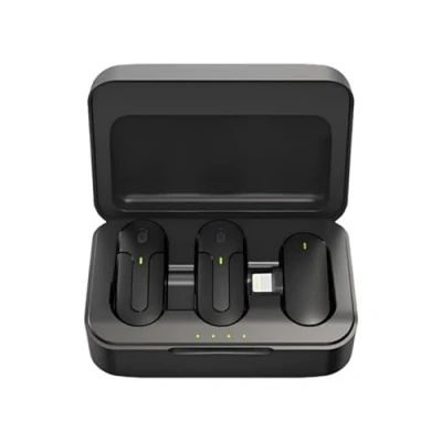 Imagen de HUACAM Mini micrófono Lavalier inalámbrico, paquete de 2 con funda carga, rango 70 pies, batería 6 a 8 horas duración, adecuado para solapa inalámbrico iPhone