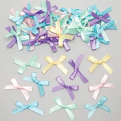 Imagen de Baker Ross Lazos de satén autoadhesivos colores pastel, paquete 100, material manualidades para niños en primavera (FC342)