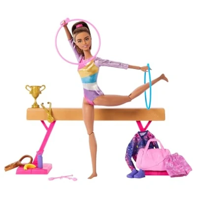 Imagen de Barbie Tú Puedes ser Muñeca Gimnasta Morena con Set de Juego, Barra Equilibrio y Accesorios Gimnasia, Juguete +3 años (Mattel HRG53)