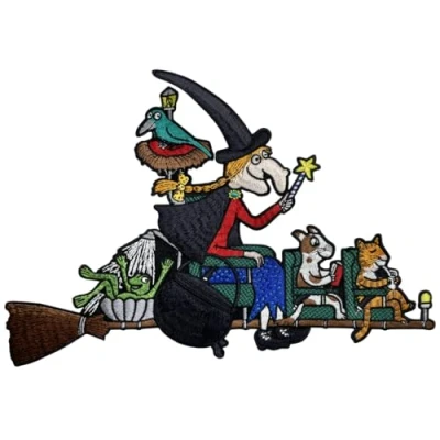 Imagen de Pawprint Family Magnificent Broom Parche para coser en la escoba, diseño de Julia Donaldson y Axel Scheffler