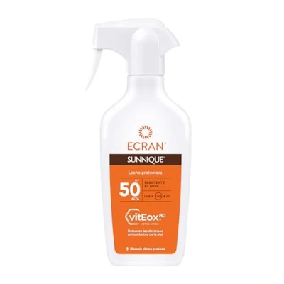 Imagen de Ecran Sunnique Leche Protectora Solar SPF 50 en Spray, Protección Media UVA, UVB y IR A, Refuerza las Defensas, Resistente al Agua, para la Piel de Toda Familia 270 ml