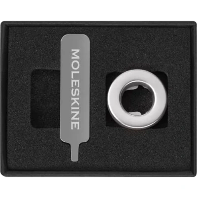 Imagen de Moleskine Pin Para Cuaderno o Agenda, Letra O, Broche de Letras, Personaliza el Cierre con Elástico, Ideas Regalo Personalizado, Color Plata
