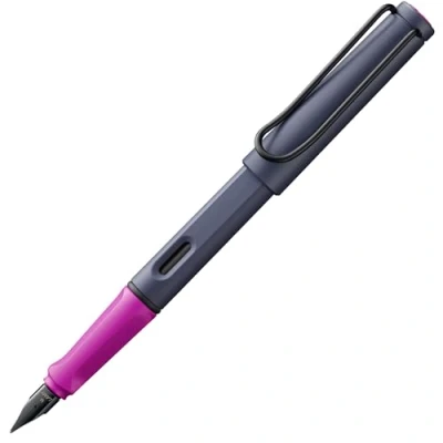 Imagen de Lamy safari pink cliff Pluma estilográfica con empuñadura ergonómica y plumín de acero pulido en tamaño EF ideal para cualquier escritura caligrafía incluye cartucho T 10 azul Diestro