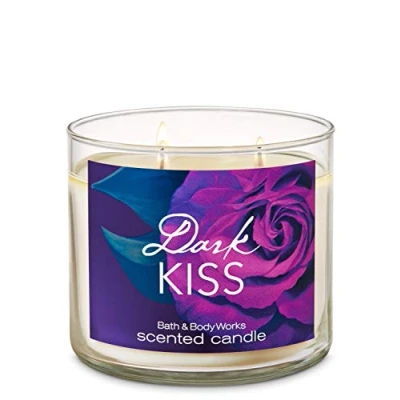 Imagen de Bath &amp; Body Works Vela perfumada de 3 mechas Dark Kiss