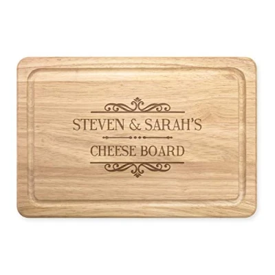 Imagen de Tabla de madera para queso con iniciales personalizables personalizadas