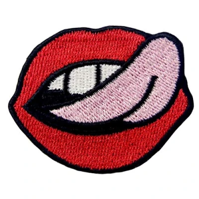 Imagen de La Boca Atractiva De Los Labios Calientes Señora Bordó El Hierro Insignia En Cosido Remiendo