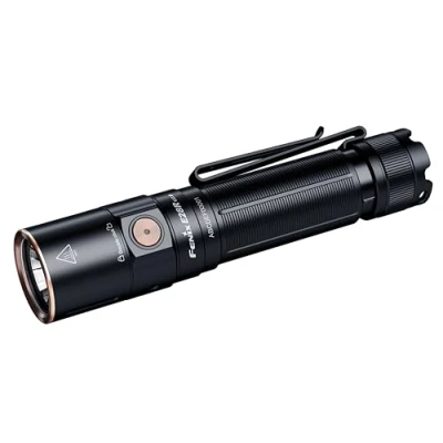 Imagen de FENIX E28R v2.0, linterna LED multiusos recargable 1700 lúmenes 273 m 260 horas máximo Tapa trasera magnética Clip de cuerpo bidireccional IP68