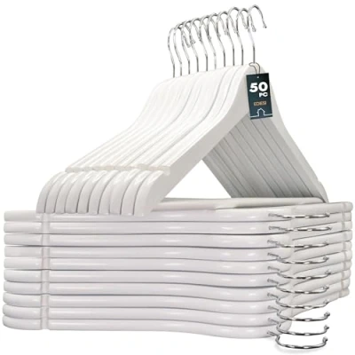 Imagen de edihome, Perchas Madera, Pack de 20, Acabado Liso y Barnizado, para Organizar Ropa, Gancho Giratorio 360, Ranuras Hombros, Madera Maciza (Blanco, 50 Unidades)
