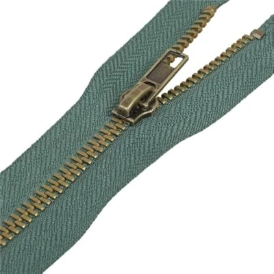 Imagen de Cierre de metal separable n.º 5 verde abeto Tamaño 70 cm