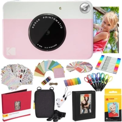 Imagen de KODAK Printomatic Cámara instantánea (Rosado) Paquete Todo Incluido con Papel fotográfico Zink (20 Hojas) y Mucho más.