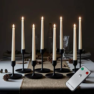 Imagen de Lights4fun Juego de 8 Velas Cónicas TruGlow® en Cera Marfil con LED Blancos Cálidos a Pilas y Mando Distancia para Interiores