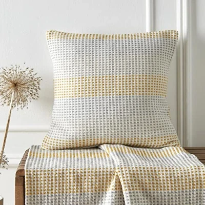Imagen de Appletree Loft Reva Cojín Relleno 100% algodón Reciclado 43 x cm en Ocre