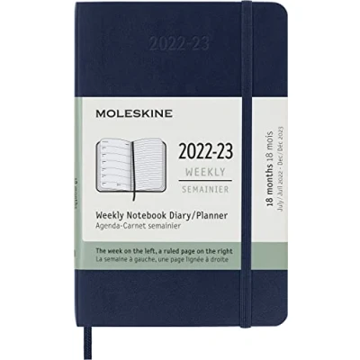 Imagen de Moleskine Agendas de 18 meses 2022 2023, Agenda Semanal con Tapa Blanda y Cierre Elástico, Tamaño Bolsillo 9 x 14 cm, Color Azul Zafiro