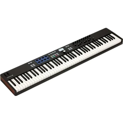 Imagen de Arturia KeyLab Essential 88 mk3 Teclado Controlador MIDI Universal para Producción Musical Software Pro, Teclas, 9 Codificadores, Faders, Ruedas de Modulación/Bend y 8 Pads Negro