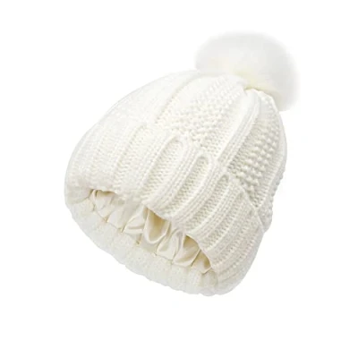 Imagen de TOEECY Gorros Invierno Mujer Cálido Sombrero de Punto con Pompón Piel Sintética Suave Grueso Gorra Tejida Satén Forrado Proteger el Peinado Moda Cómodo Slouchy Bobble Beanie (Blanco)