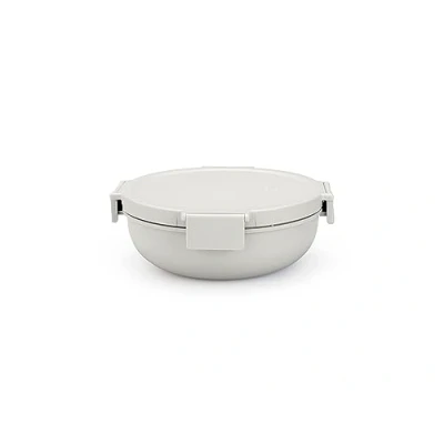 Imagen de Brabantia Make &amp; Take Ensaladera 1.3L Bandeja Extraíble para Condimentos Aliños Cierre de Clic Seguro Hermético Apta Congelador, Microondas Lavavajillas Gris claro