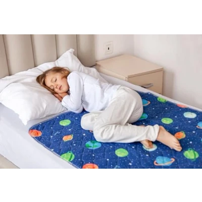 Imagen de Lynmark® Almohadilla de Cama Entrenamiento para IR al baño, Protector Colchón protección Impermeable Durante la Noche, Galaxy Salvavidas Mientras entrenas en el baño Nocturno