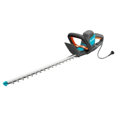 Imagen de Tijeras cortasetos eléctricas ComfortCut 600/55 de GARDENA: con motor 600 W, cuchilla 55 cm longitud, separación entre dientes 27 mm, protector contra impactos (9834 20)