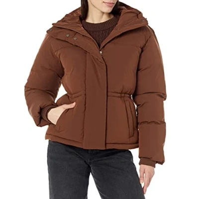 Imagen de Amazon Essentials Chaqueta Acolchada de Cintura Corta (disponible en tallas grandes) Mujer, Marrón Intenso, 5XL Grande