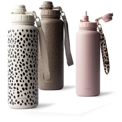 Imagen de MAMEIDO Botella Agua Acero Inoxidable 1,2l Termica con Pajita, Gimnasio sin BPA, Cantimplora estanca, Termo Correa de Transporte, Water Bottle (Almond Flakes, 1200ml)