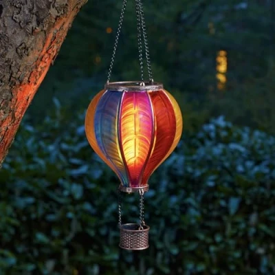 Imagen de Festive Lights Farol solar de llama fría para colgar al aire libre LED globo caliente luz efecto vidrio con mango (linterna arcoíris)
