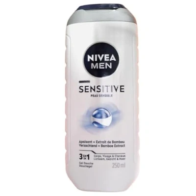 Imagen de NIVEA MEN gel de ducha Sensitive 3 en 1 (1 x 250 ml), para hombre piel sensible, limpiador suave cuerpo, cabello y cara, jabón con extracto bambú