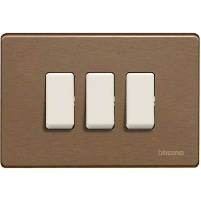 Imagen de Bticino Magic 503/3/Br MG Placa 3M Bronce