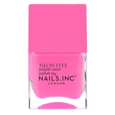 Imagen de Nails Inc Pintauñas ELECTRIC PARADE Neon Rosa Neón Pastel Fórmula de larga duración y acabado brillante Cruelty Free fácil aplicar Manicura perfecta, estética uñas a la moda