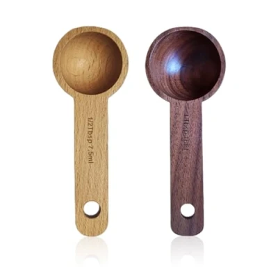 Imagen de 2 cucharas medidoras de café, cuchara café madera, sal azúcar para mezclar, utensilios cocina