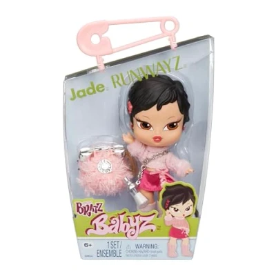 Imagen de Bratz Muñeca Babyz Runwayz Jade 1 de Moda Coleccionable con un Elegante Conjunto, bebé Collar Que Sirve Llavero Juguete Infantil para Mayores 6 años