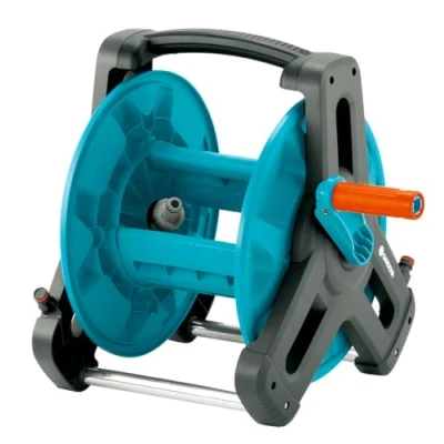 Imagen de carrete portamanguera Classic 50 de GARDENA: agua para jardín máx. m (manguera 13 mm), diseño compacto, sistema antigoteo, conexión inclinada la manguera (8007 20)