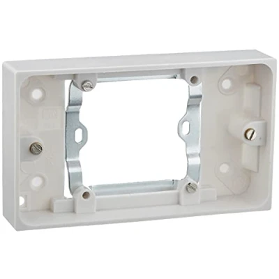 Imagen de Pro Elec 868 Convertidor de Enchufe Individual a Doble 13 A, Color Blanco