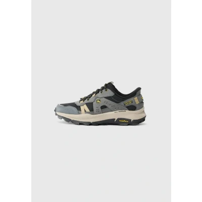 Imagen de Skechers X John Deere Equalizer 5.0 Trail Harvester, Zapatillas Hombre, Gris Oscuro, 41.5 EU