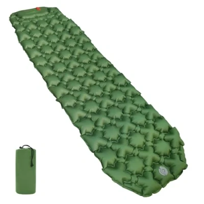 Imagen de Amazon Basics Colchoneta inflable para camping, Compacto, ligera, impermeable, con bomba de pie, 5,6 cm grosor, Verde Oliva