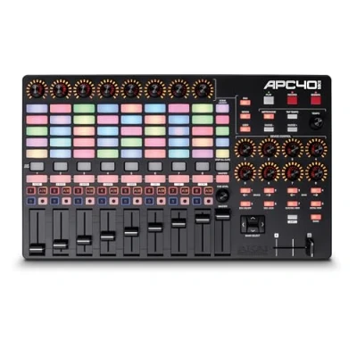 Imagen de Akai Professional APC40 MKII Controlador MIDI USB para mapeo 1 a con Ableton Live Lite y Matriz de lanzamiento Clips 5 x 8, Perillas Faders