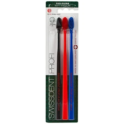 Imagen de SWISSDENT Cepillo de dientes Profi Colours, ayuda especialmente en la limpieza profunda los dientes, con cerdas suaves medianas forma cuchara patentada, para limpiar las zonas difíciles, paquete 3