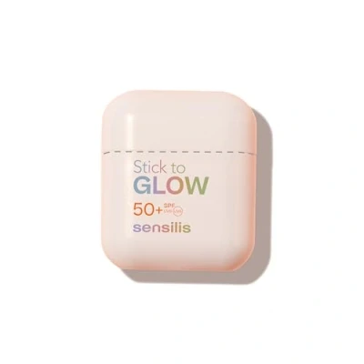 Imagen de Sensilis Glow Stick SPF50, Barra de Protección Solar, Protege la Piel los Rayos UVA y UVB, Previene Hiperpigmentación, Efecto Glow, Aplicación Precisa, Todo Tipo Pieles 10 g