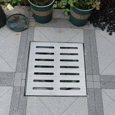 Imagen de Canaleta Desague con Rejilla de Drenaje Acero Inoxidable Base 10 X 10, 20 20, 30 30, 40 40, 50 50, 60 cm, Filtro para Exteriores(15cmx15cm(5 7/8&quot;x5 7/8&quot;))