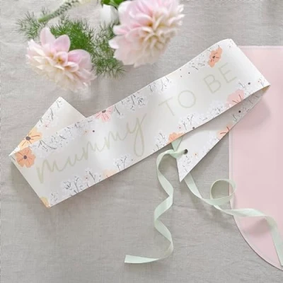 Imagen de Ginger Ray papel con diseño de flores Mummy to Be cinta verde pastel, accesorio portátil para baby shower, 154 cm, color (FLB 110)