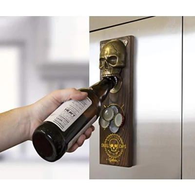 Imagen de Abrebotellas con diseño de calavera
