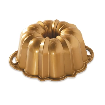 Imagen de Nordic Ware Platinum Anniversary molde para 12 tazas Bundt de aluminio fundido, tartas con patrón geométrico, fabricado en los Estados Unidos, color: dorado