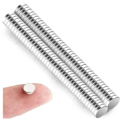 Imagen de Mini Imanes Potentes,100 PCS 5x2 mm Pequeños Iman Neodimio Redondos Fuertes para Refrigerador Ciencia Manualidades Pizarra Magnética Artesanías