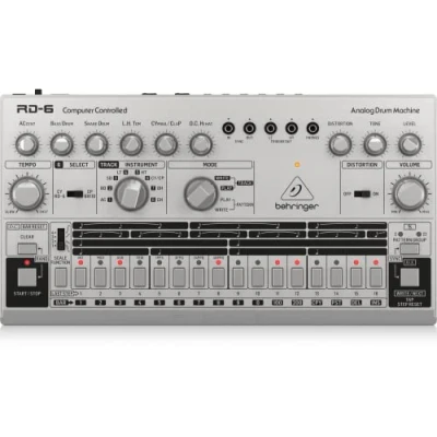 Imagen de Behringer RD 6 SR Caja de ritmos analógica clásica con 8 sonidos batería, secuenciador 16 pasos y efecto distorsión