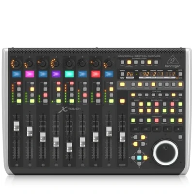 Imagen de Superficie de control universal Behringer X TOUCH con 9 faders motor sensibles al tacto, tiras garabatos LCD e interfaz Ethernet/USB/MIDI