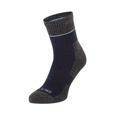 Imagen de SEALSKINZ Bircham Morston Solo Calcetín tobillero impermeable para todas las estaciones y de secado rápido, azul marino/gris piedra/beis, M