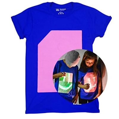 Imagen de Illuminated Apparel Camiseta con diseño Interactivo luz Que Brilla en la Oscuridad (Azul/Rosa, L)