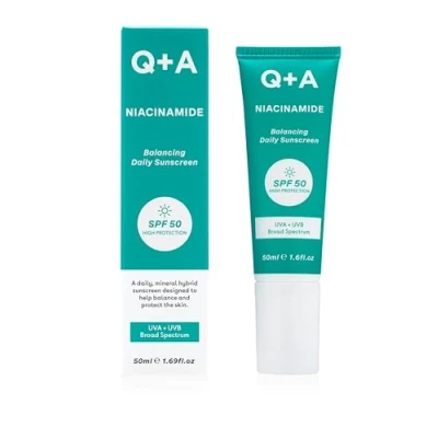 Imagen de Protector solar diario Q+A con niacinamida SPF 50: Ultra ligero, no grasoso, protección UVA/UVB de amplio espectro, control aceite, refina poros, hidratante, 90% ingredientes naturales, 50ml
