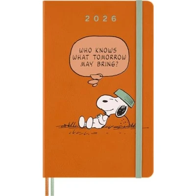Imagen de Moleskine Weekly Planner Peanuts, Agenda Semanal 2026 de 12 Meses con Espacio para Notas, Tapa Dura, Cierre Elástico y Adhesivos Temáticos, Formato Grande 13 x 21 cm