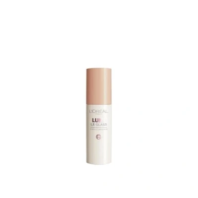 Imagen de L&#039;Oréal Paris Stick Iluminador Multi Uso, para rostro y cuerpo, piel luminosa radiante, efecto Glow Intenso e Instantáneo, acabado que refleja la luz, Lumi Glass, tono 610 Pearl Eclat, 5 g